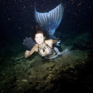 DARKFIN Power Gloves